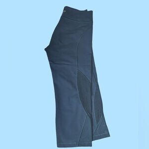 lululemon Navy Cropped Leggings